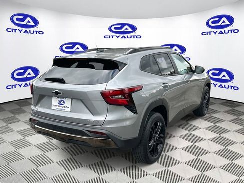 Used 2025 Chevrolet Trax ACTIV w/ Driver Confidence Package image 3