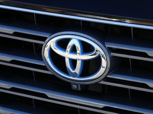 Used 2023 Toyota Sequoia Limited image 12