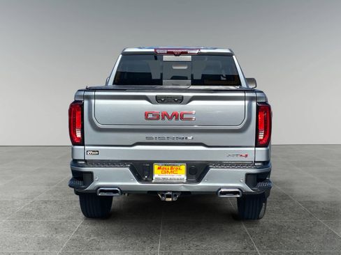 Used 2023 GMC Sierra 1500 AT4 w/ AT4 Premium Package AWD/4WD image 4