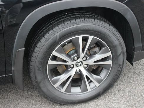 Used 2018 Toyota Highlander Plus image 32