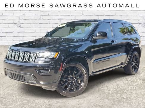 Used 2020 Jeep Grand Cherokee Altitude RWD image 1