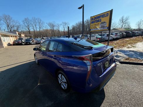 Used 2016 Toyota Prius Two image 7