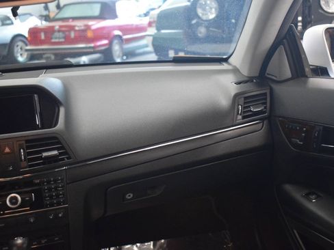 Used 2011 Mercedes-Benz E 550 Coupe image 37