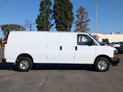 Used 2023 GMC Savana 2500 Extended RWD image 31