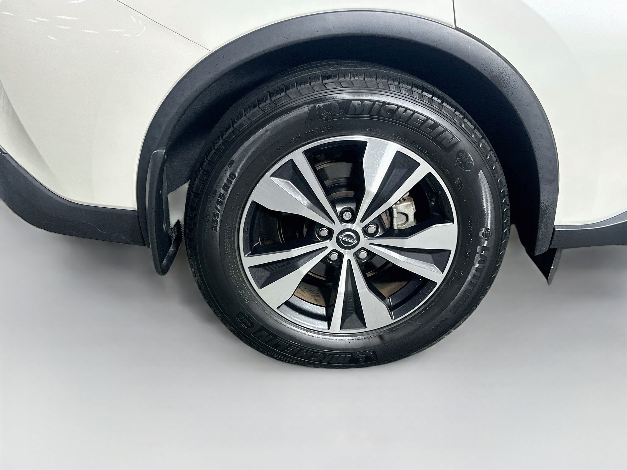 Used 2023 Nissan Murano SV FWD image 11