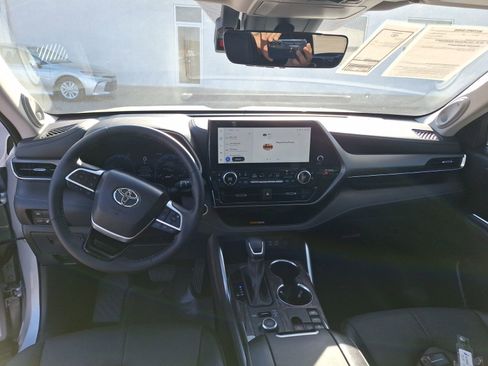 Used 2025 Toyota Highlander Limited image 19