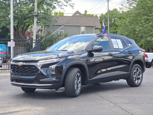 Used 2024 Chevrolet Trax LT FWD image 17