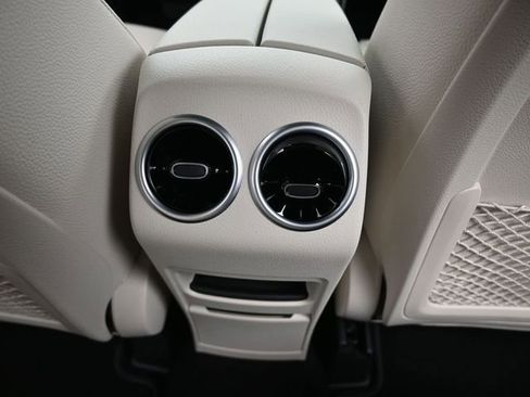 New 2026 Mercedes-Benz GLB 250 image 24