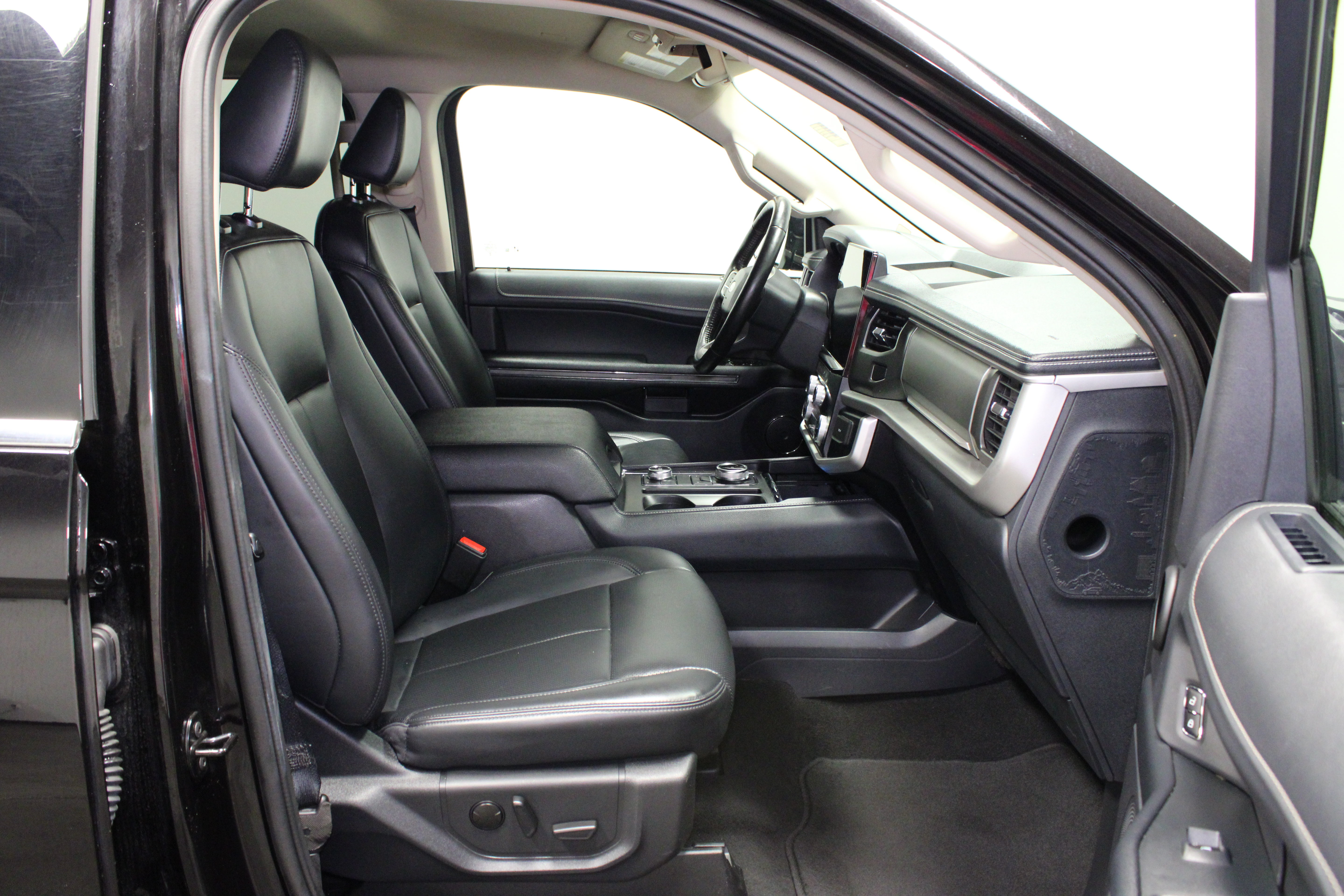 Used 2024 Ford Expedition Max XLT AWD/4WD image 15