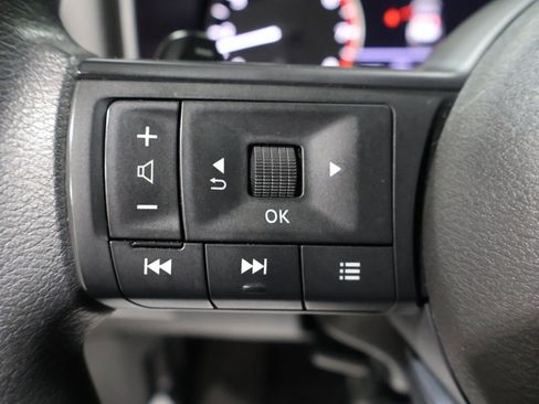 Used 2024 Nissan Rogue SV image 37