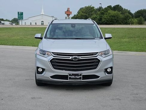Used 2018 Chevrolet Traverse Premier w/ Driver Confidence II Package FWD image 2