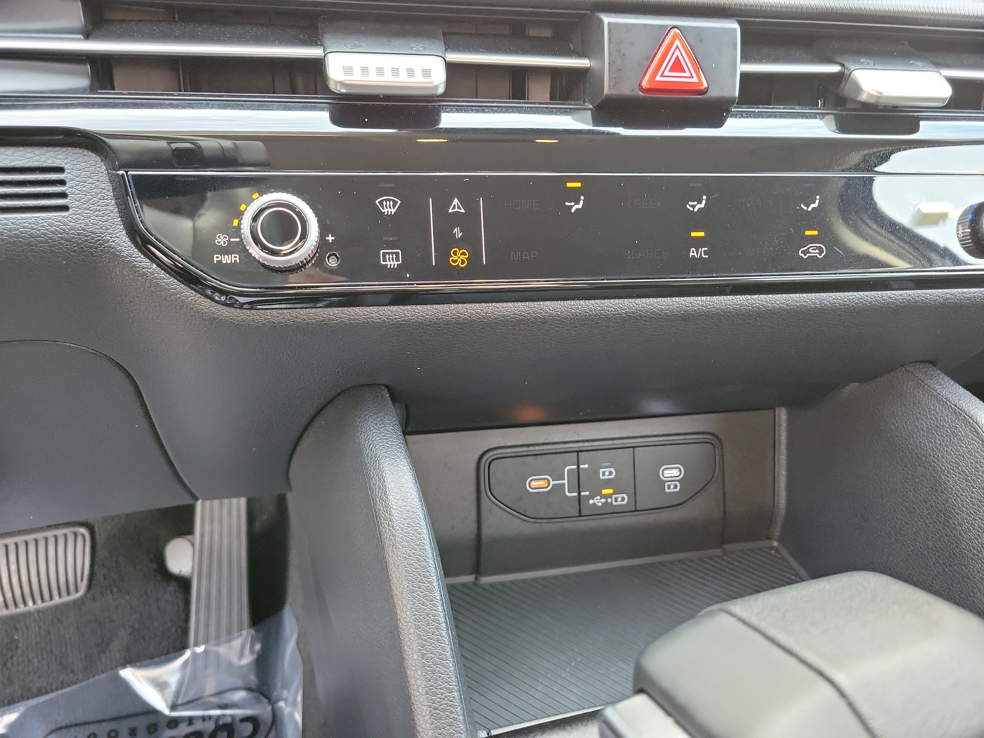 Certified 2026 Kia Sportage LX FWD image 22