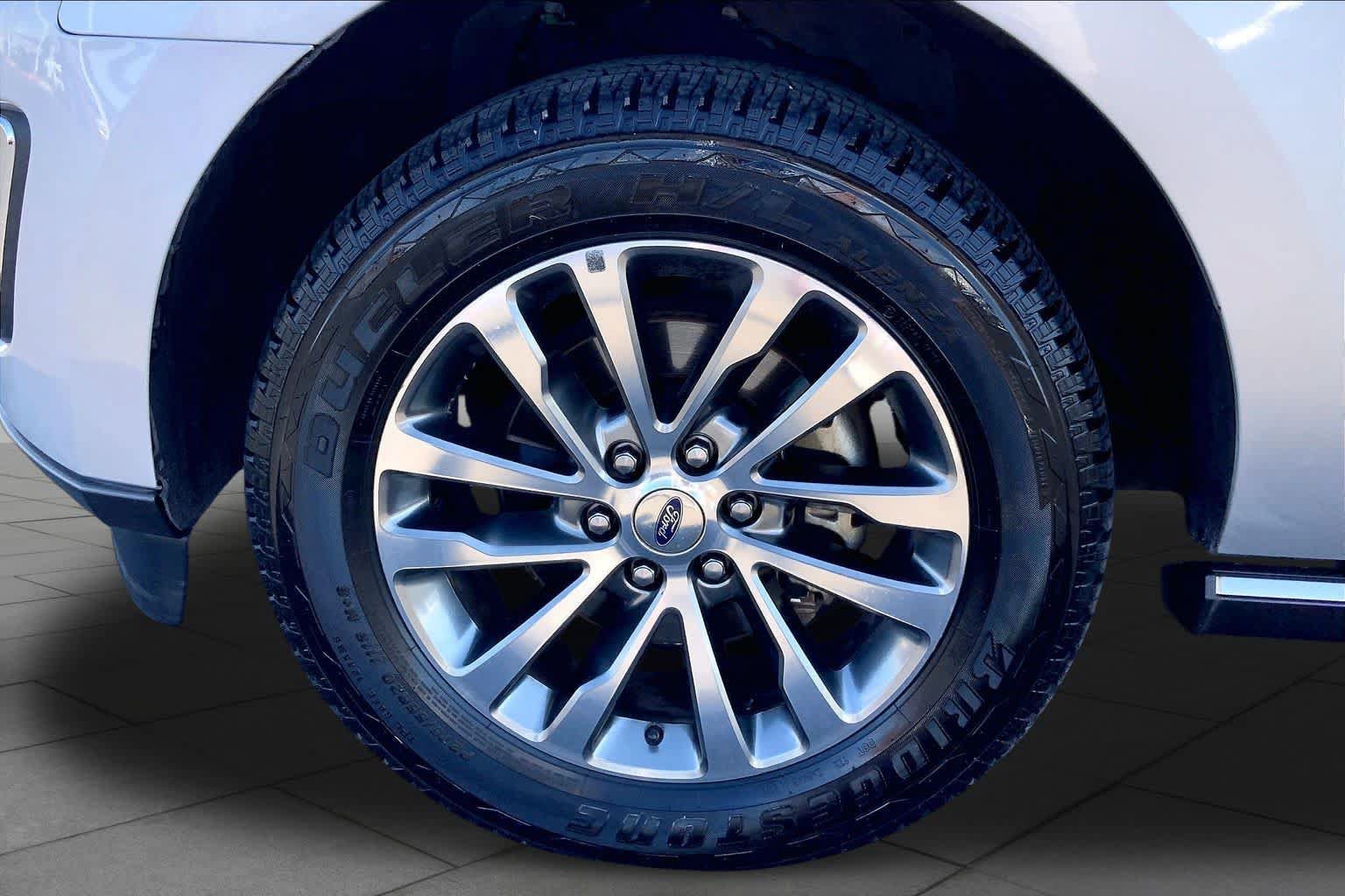 Used 2018 Ford Expedition Max Limited RWD image 11