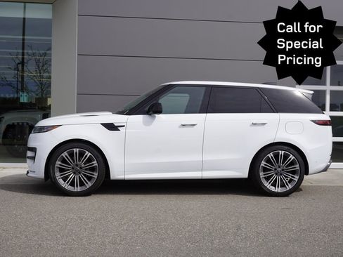 New 2025 Land Rover Range Rover Sport Dynamic SE AWD/4WD image 8