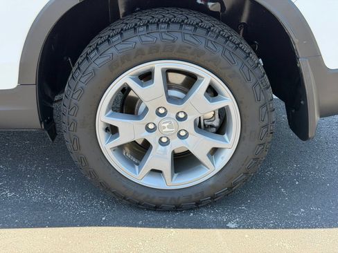 Used 2025 Honda Passport TrailSport image 34
