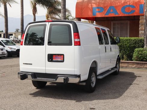 Used 2025 Chevrolet Express 2500 w/ Driver Convenience Package RWD image 9