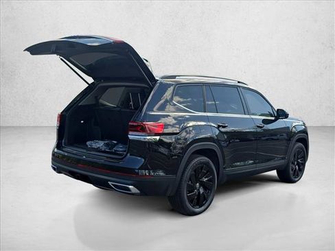 New 2026 Volkswagen Atlas SE FWD image 2