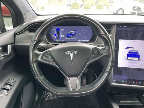 Used 2018 Tesla Model X 75D image 18