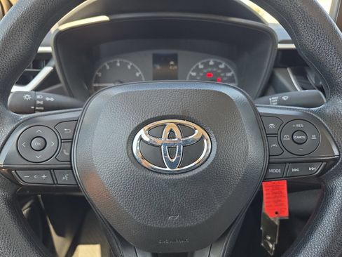 Used 2025 Toyota Corolla LE FWD image 22