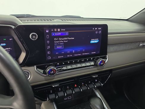 Used 2024 Chevrolet Colorado ZR2 w/ ZR2 Convenience Package III AWD/4WD image 18