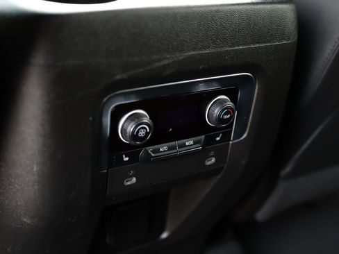 Used 2023 Chevrolet Suburban Premier RWD image 27