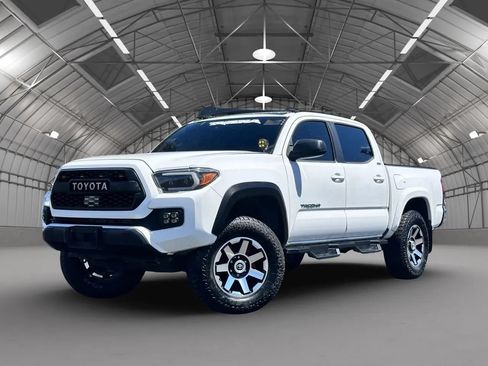 Used 2018 Toyota Tacoma SR5 RWD image 22