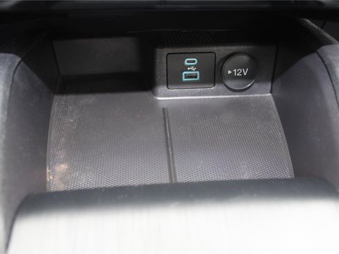 Used 2022 Ford Escape SE image 30