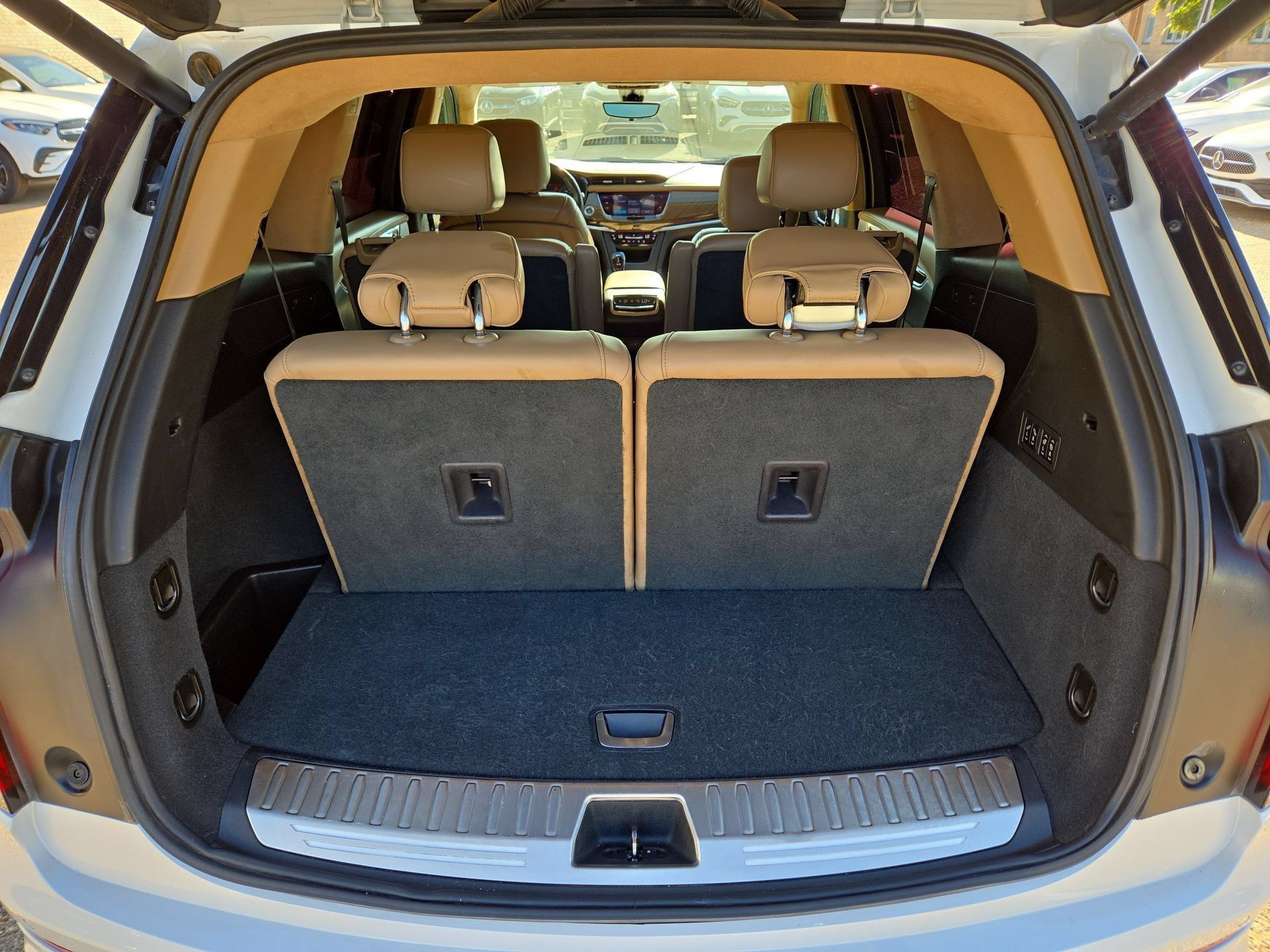 Used 2020 Cadillac XT6 Premium Luxury w/ Platinum Package FWD image 12