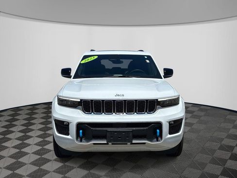 Used 2023 Jeep Grand Cherokee Overland w/ Luxury Tech Group IV AWD/4WD image 2