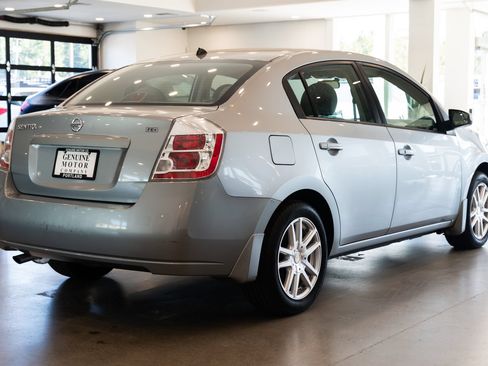 Used 2009 Nissan Sentra 2.0 S FE+ w/ Convenience Plus Pkg FWD image 4