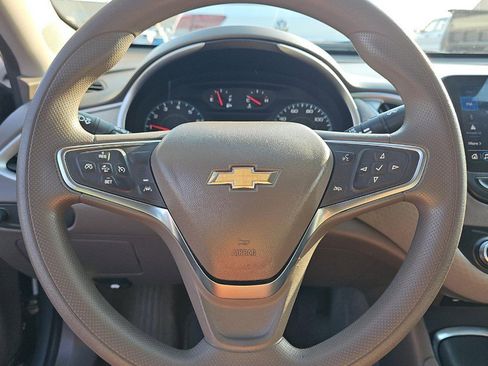 Used 2025 Chevrolet Malibu LT image 11