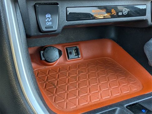 Used 2019 Toyota RAV4 Adventure image 21