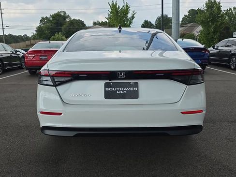 Used 2025 Honda Accord SE image 4