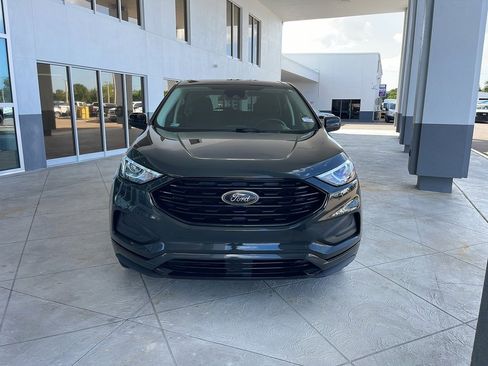 Certified 2024 Ford Edge SE w/ Black Appearance Package image 3