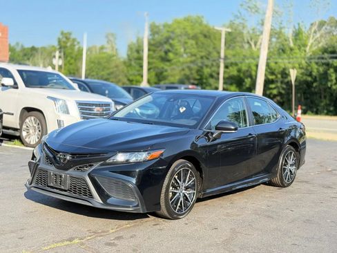 Used 2022 Toyota Camry SE FWD image 27