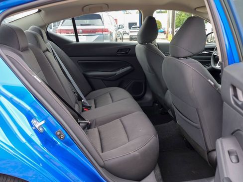 Used 2025 Nissan Altima 2.5 SV FWD image 10