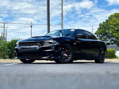 Used 2018 Dodge Charger R/T Scat Pack RWD image 2