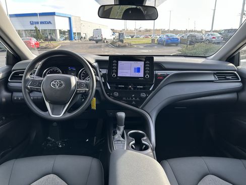 Used 2024 Toyota Camry LE image 9