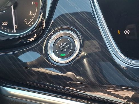 Used 2021 Cadillac XT6 Premium Luxury AWD/4WD image 23