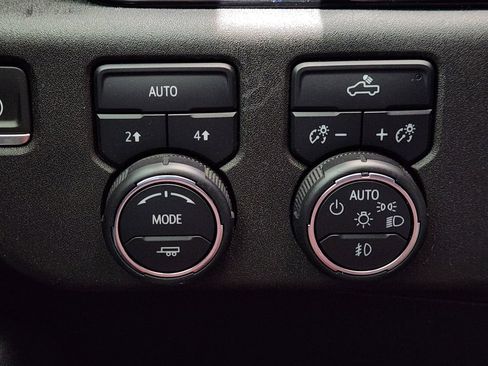 Certified 2024 Chevrolet Silverado 1500 RST AWD/4WD image 23