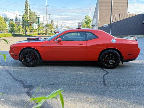 Used 2010 Dodge Challenger SRT8 w/ SRT Option Group II RWD image 5