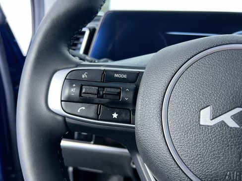 Certified 2025 Kia Sportage SX FWD image 12