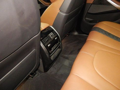 Used 2021 BMW X5 M image 36