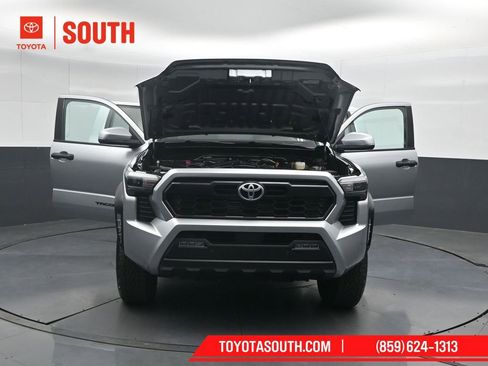 Used 2025 Toyota Tacoma TRD Off-Road w/ TRD Off Road Upgrade Package image 54