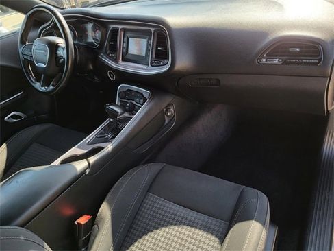 Used 2017 Dodge Challenger R/T image 7