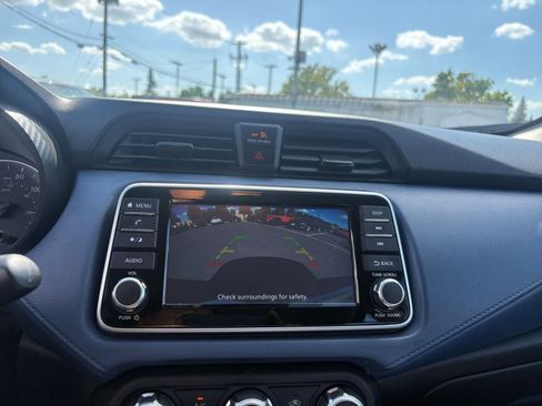 Used 2025 Nissan Versa SV FWD image 22