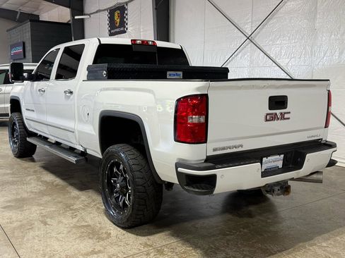 Used 2016 GMC Sierra 2500 Denali w/ Duramax Plus Package image 4