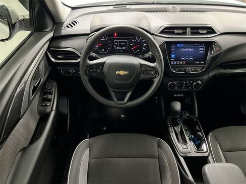 Used 2023 Chevrolet TrailBlazer LT w/ Convenience Package image 19