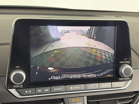 Used 2025 Nissan Altima 2.5 SV image 19