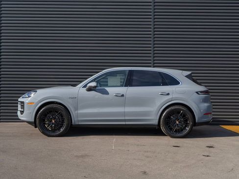 New 2026 Porsche Cayenne E-Hybrid image 2